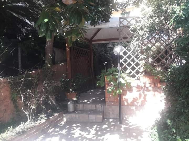 Monolocale In Tipica Casa Ligure Apartment Genoa Exterior photo